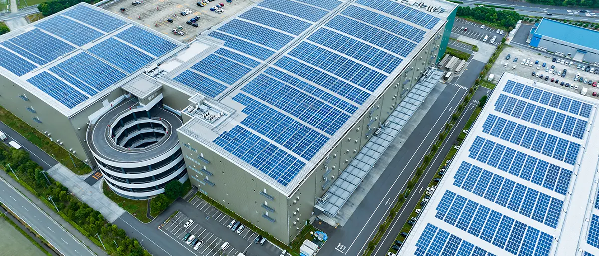 ドローンで撮影した企業施設の写真